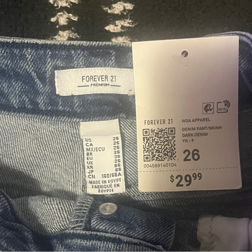 NWT Forever 21 Skinny Jeans in Medium Blue Wash size 26